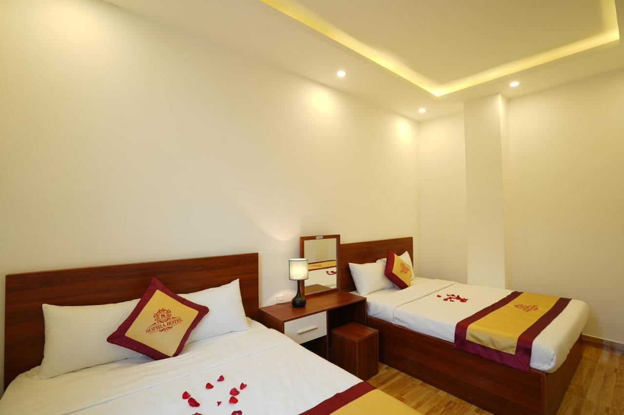 Sapphire Hotel Hue Exterior photo